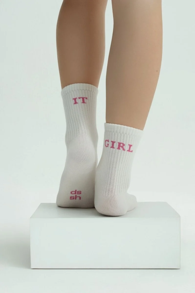 LOUNGEWEAR IT GIRL YAZILI BEYAZ / PEMBE ÇORAP - 1